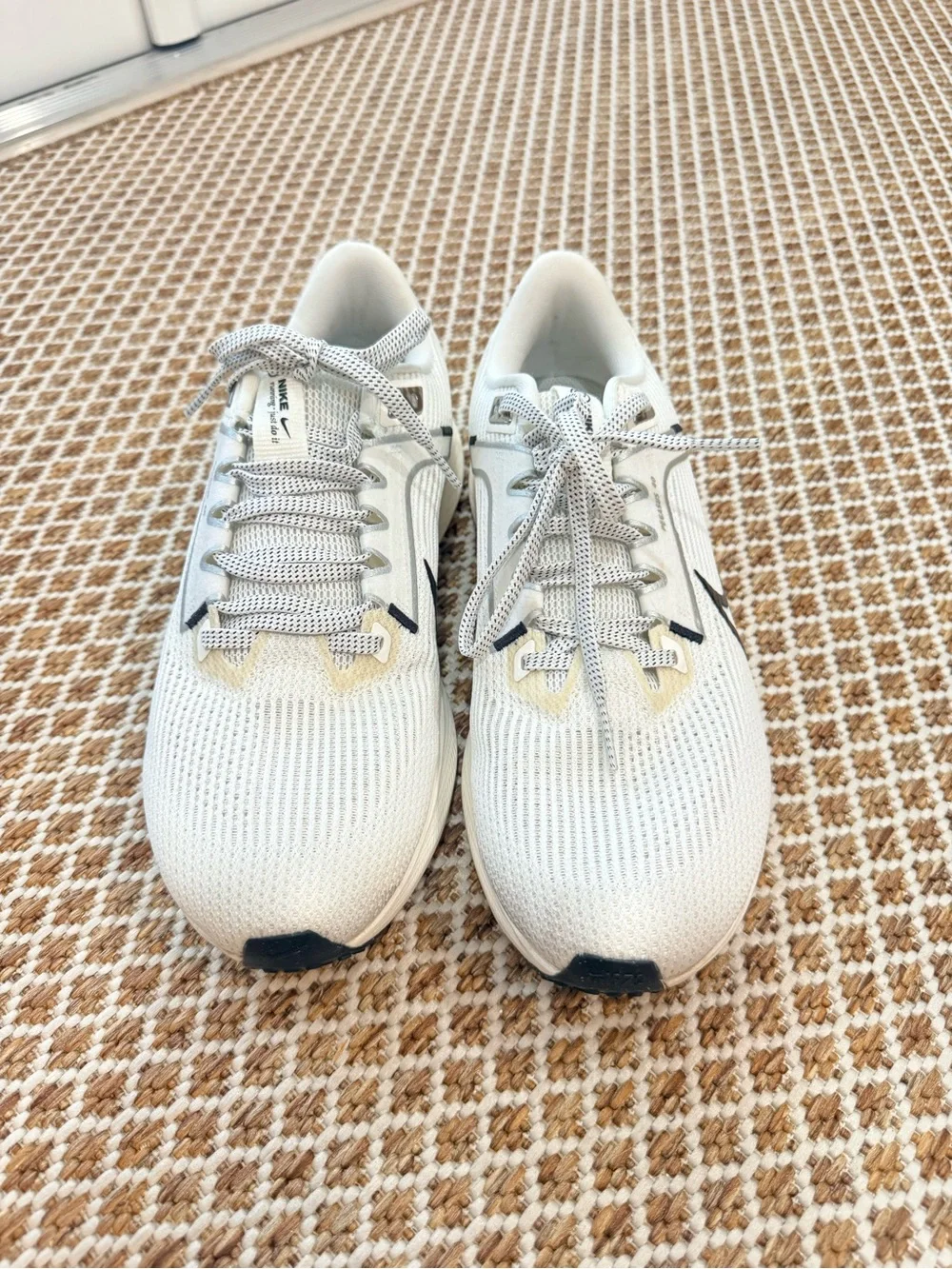 Nike Air Zoom Pegasus - Nike White and Black Mesh Running Sneakers